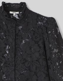 Chemise en dentelle
