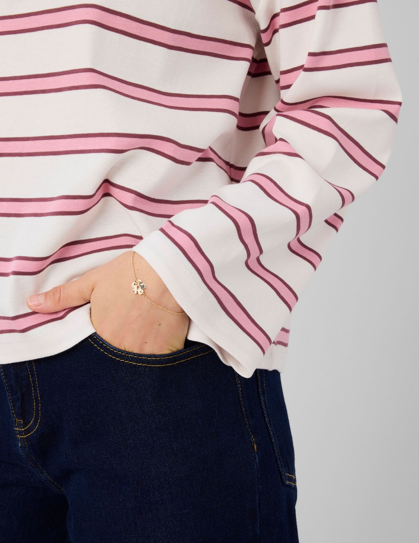 T-shirt ray&eacute; manches &eacute;vas&eacute;es