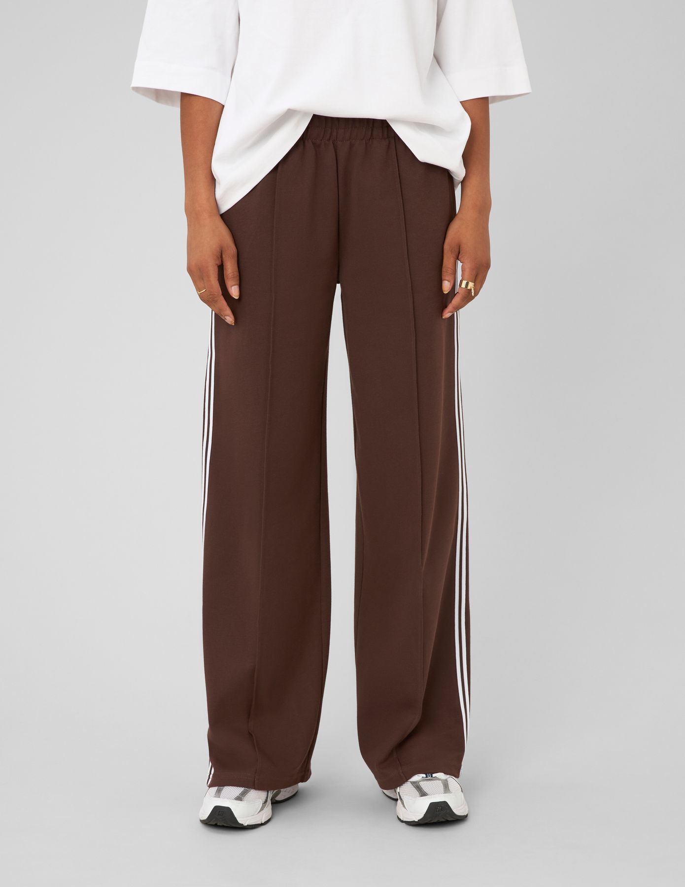 Pantalon jogging &agrave; bandes