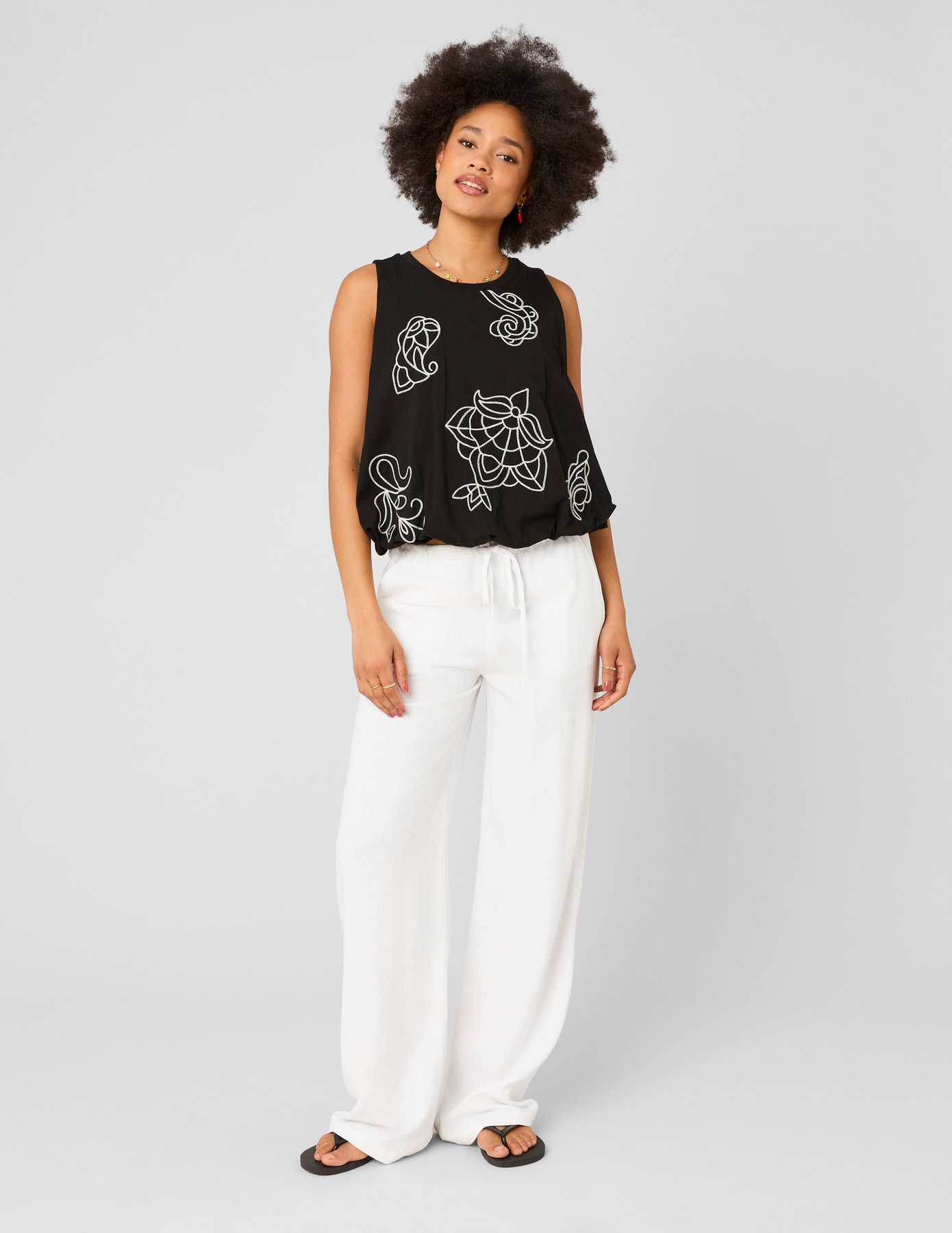 Top boule avec broderies