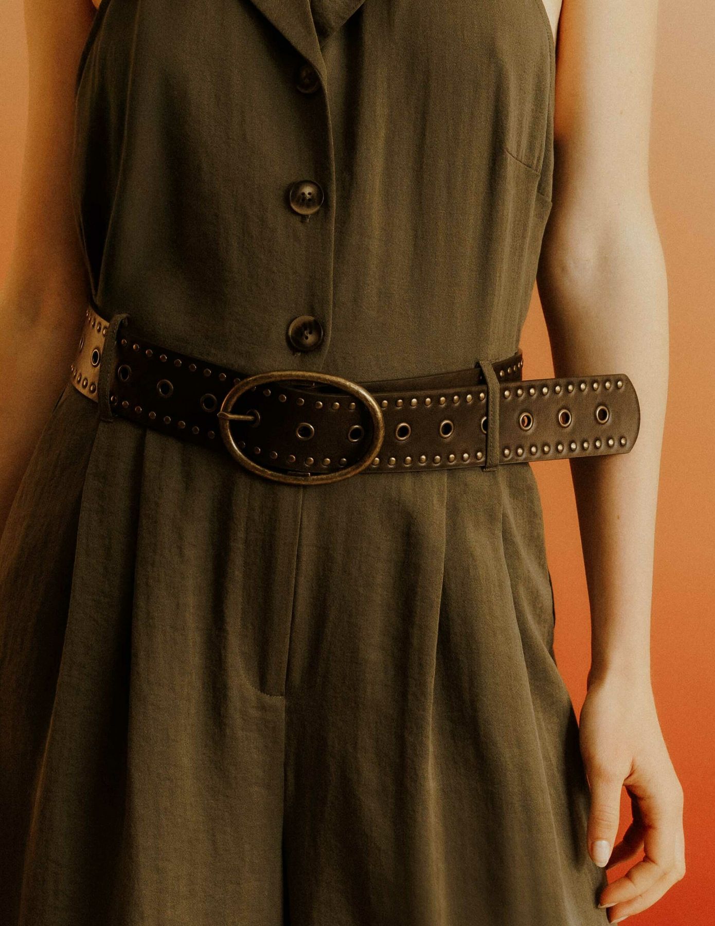 Ceinture &agrave; clous