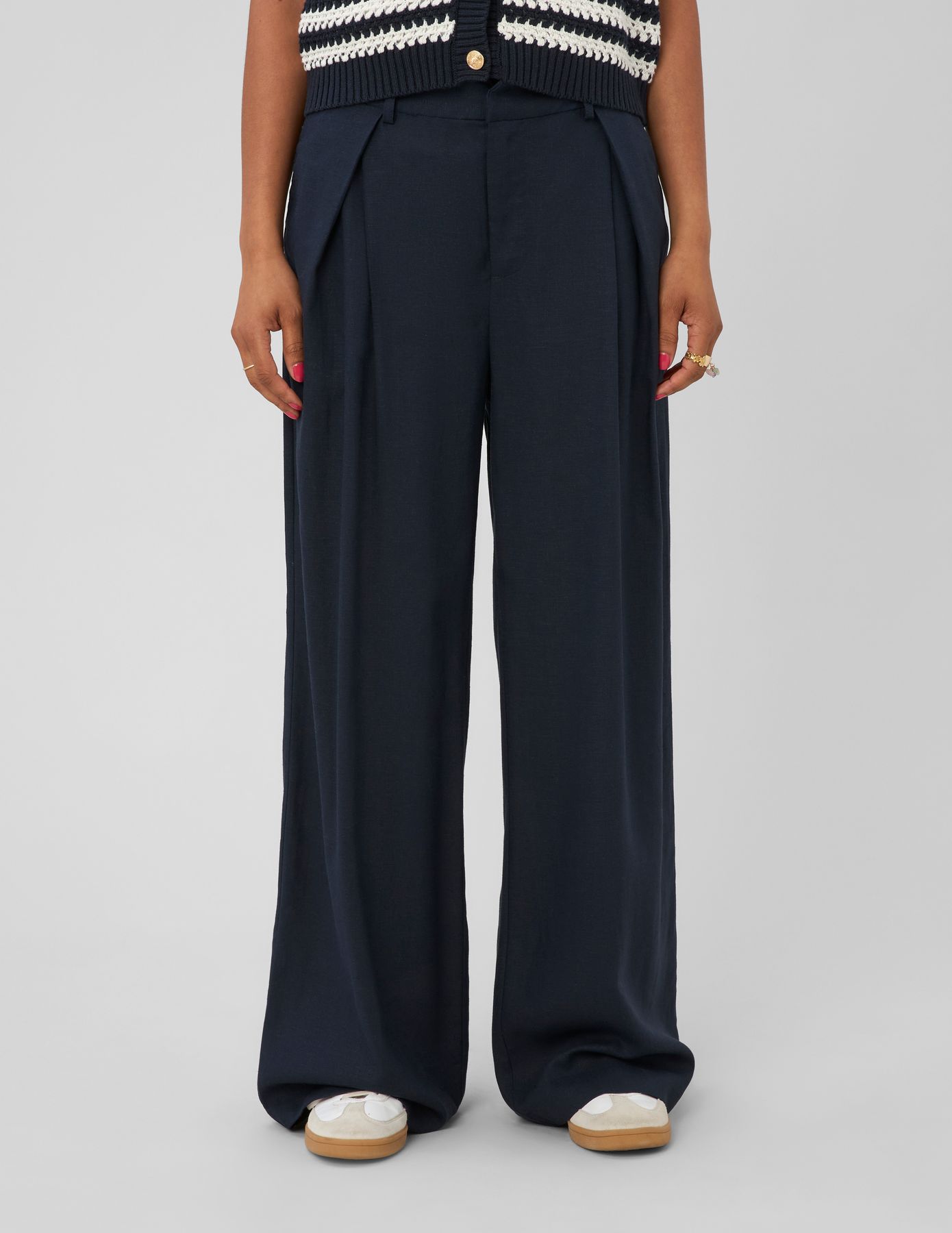 Pantalon large &agrave; pinces