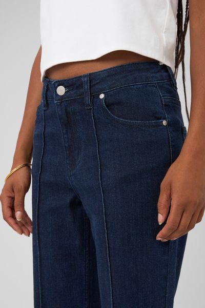 Jean flare surpiqure devant