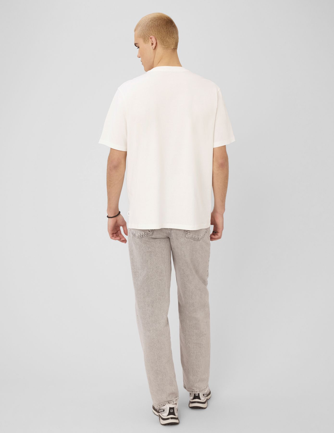 T-shirt broderie poitrine