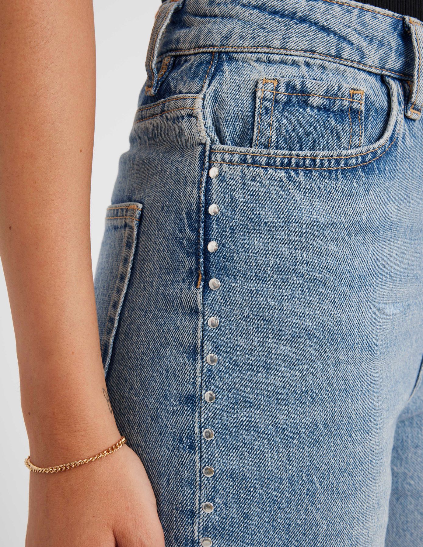 Jean straight &agrave; strass