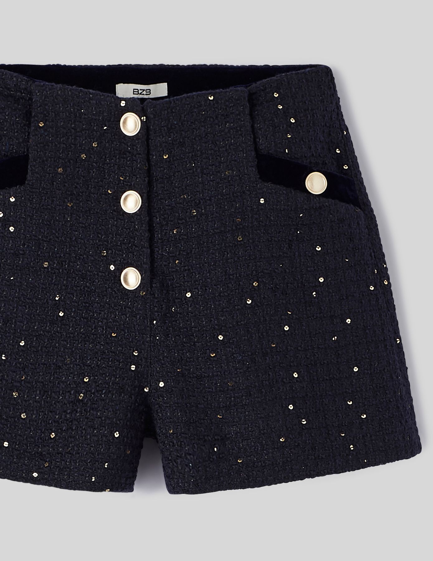 Short tweed