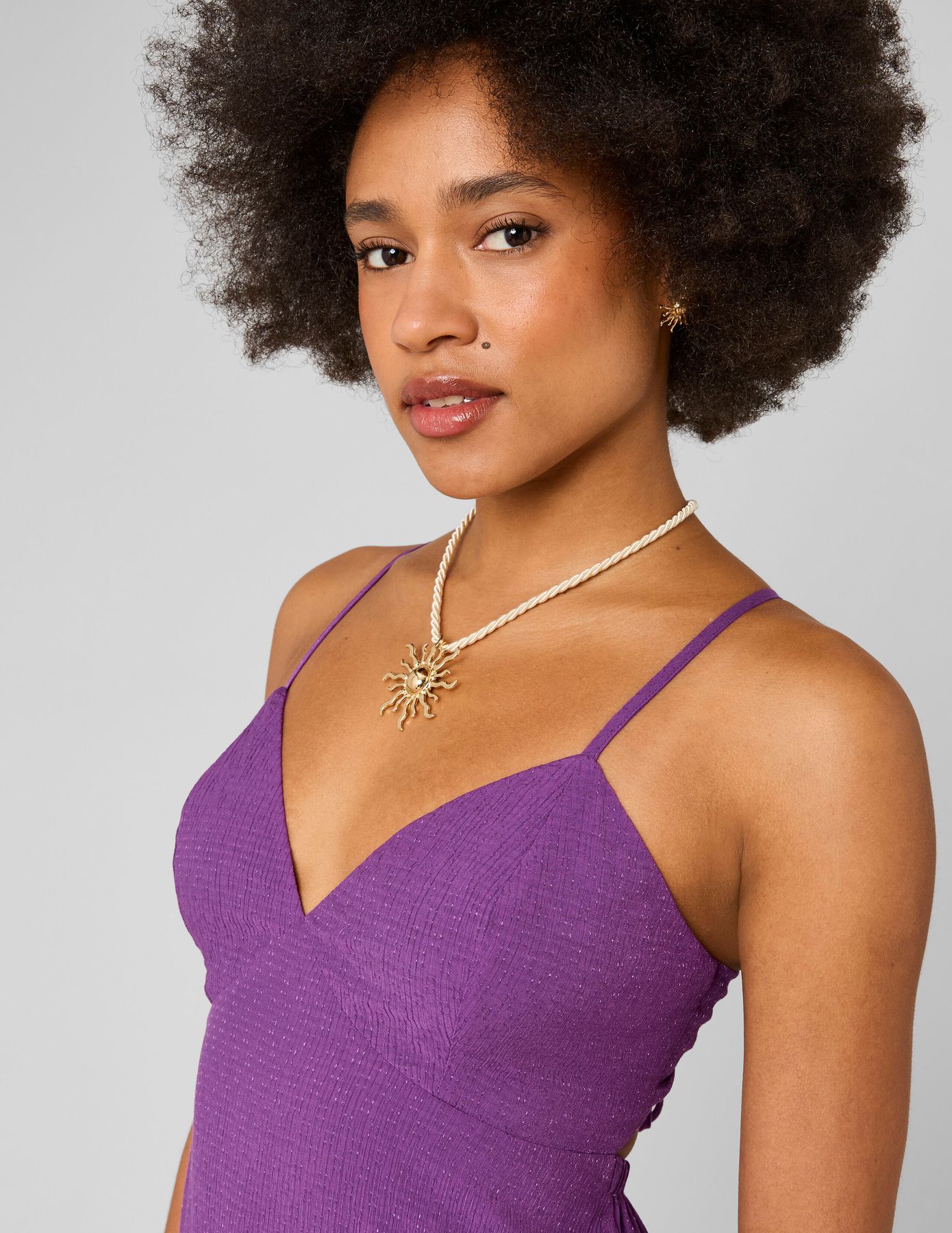 Robe longue &agrave; d&eacute;coupes dans le dos