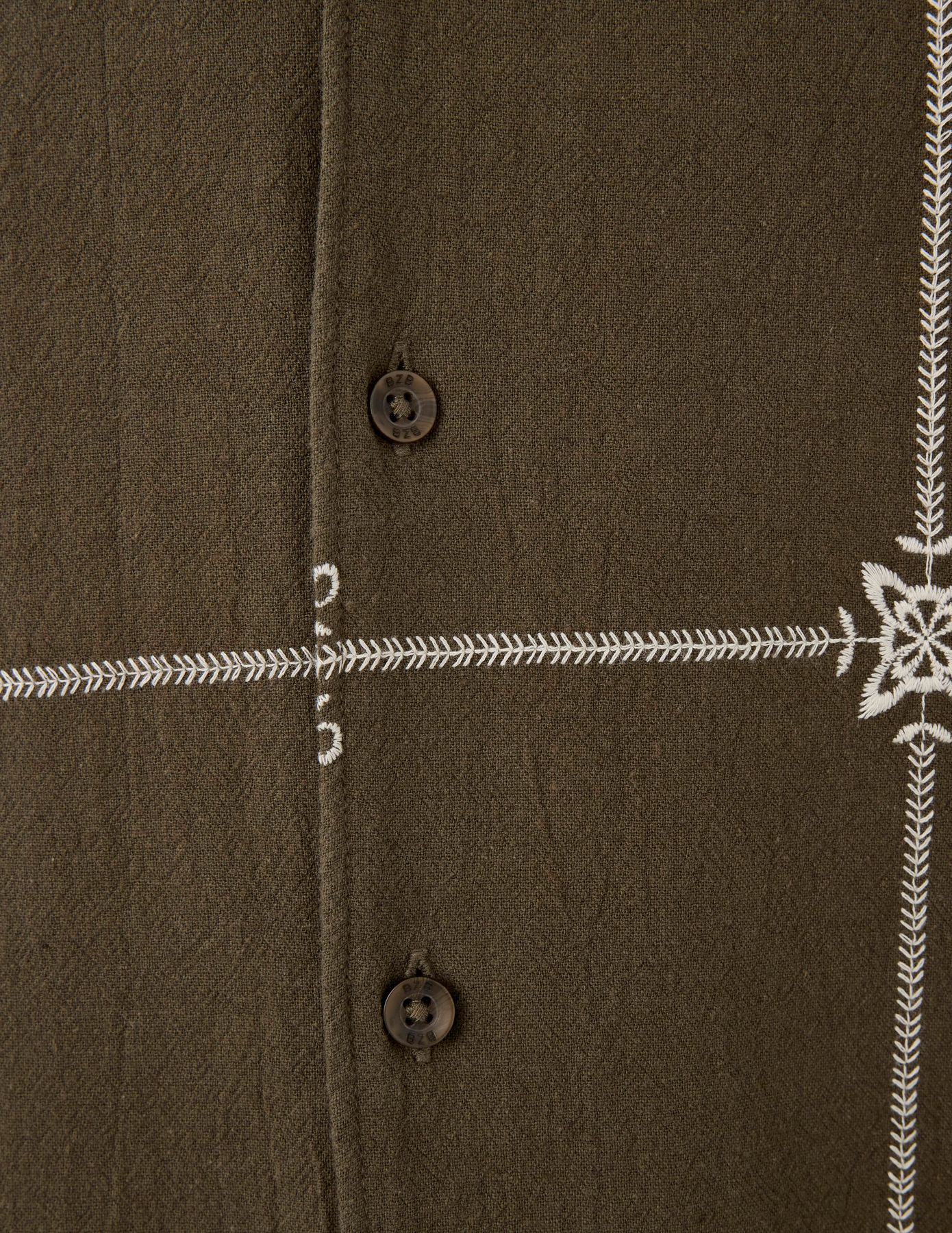 Chemise manches courtes brod&eacute;e