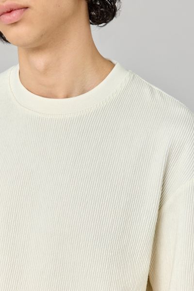 T-shirt reliéfé