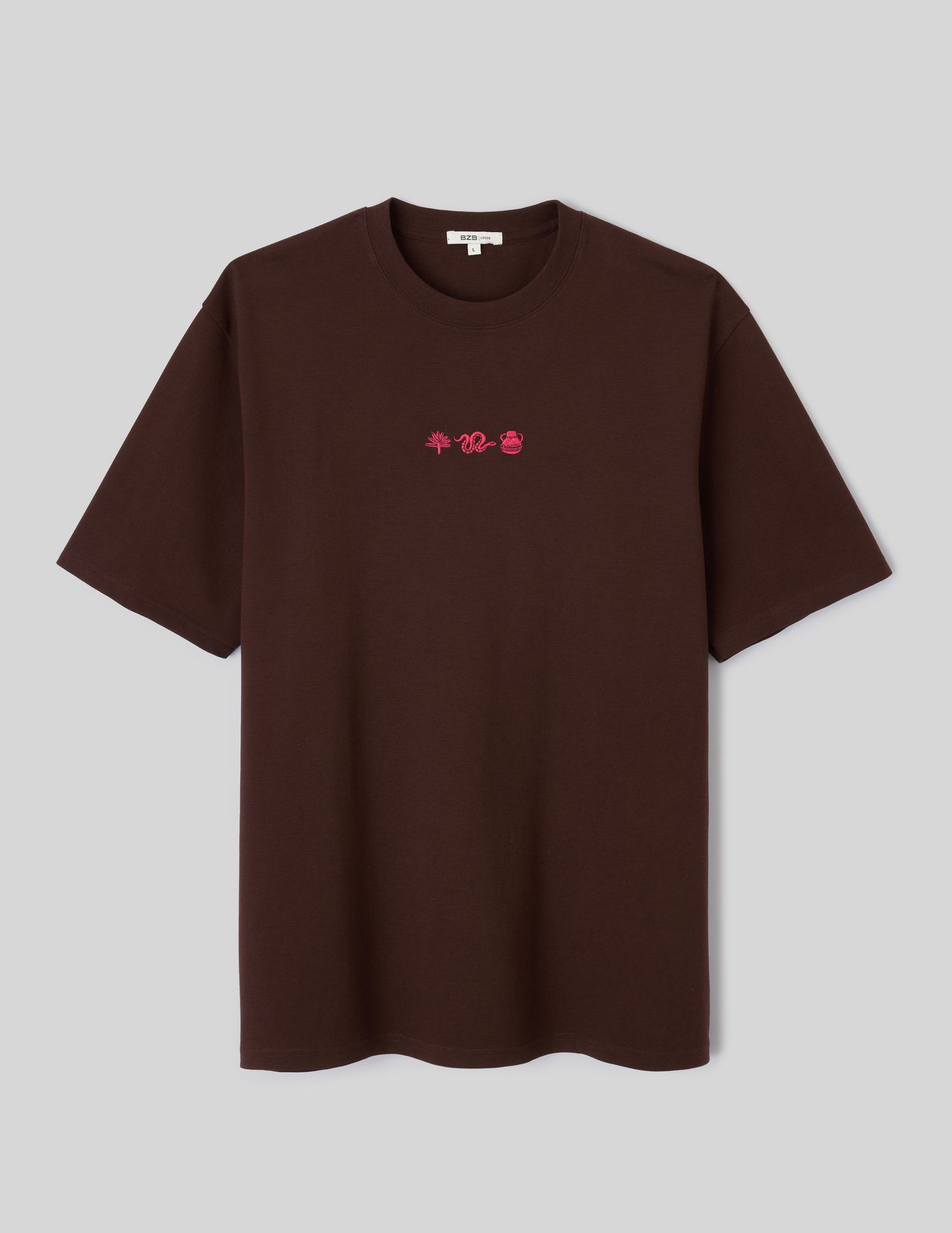 T-shirt broderie poitrine