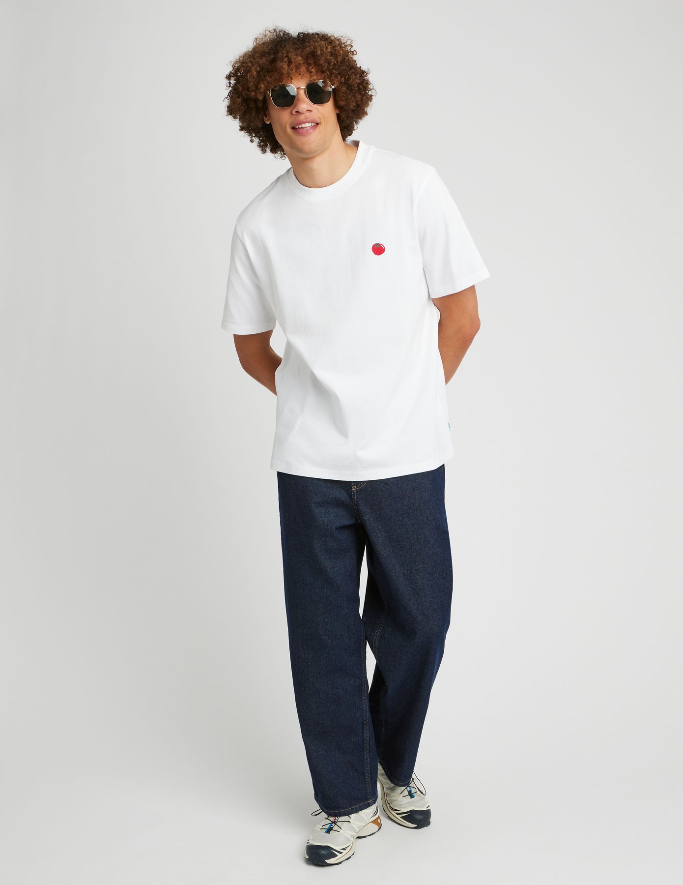 T-shirt broderie poitrine