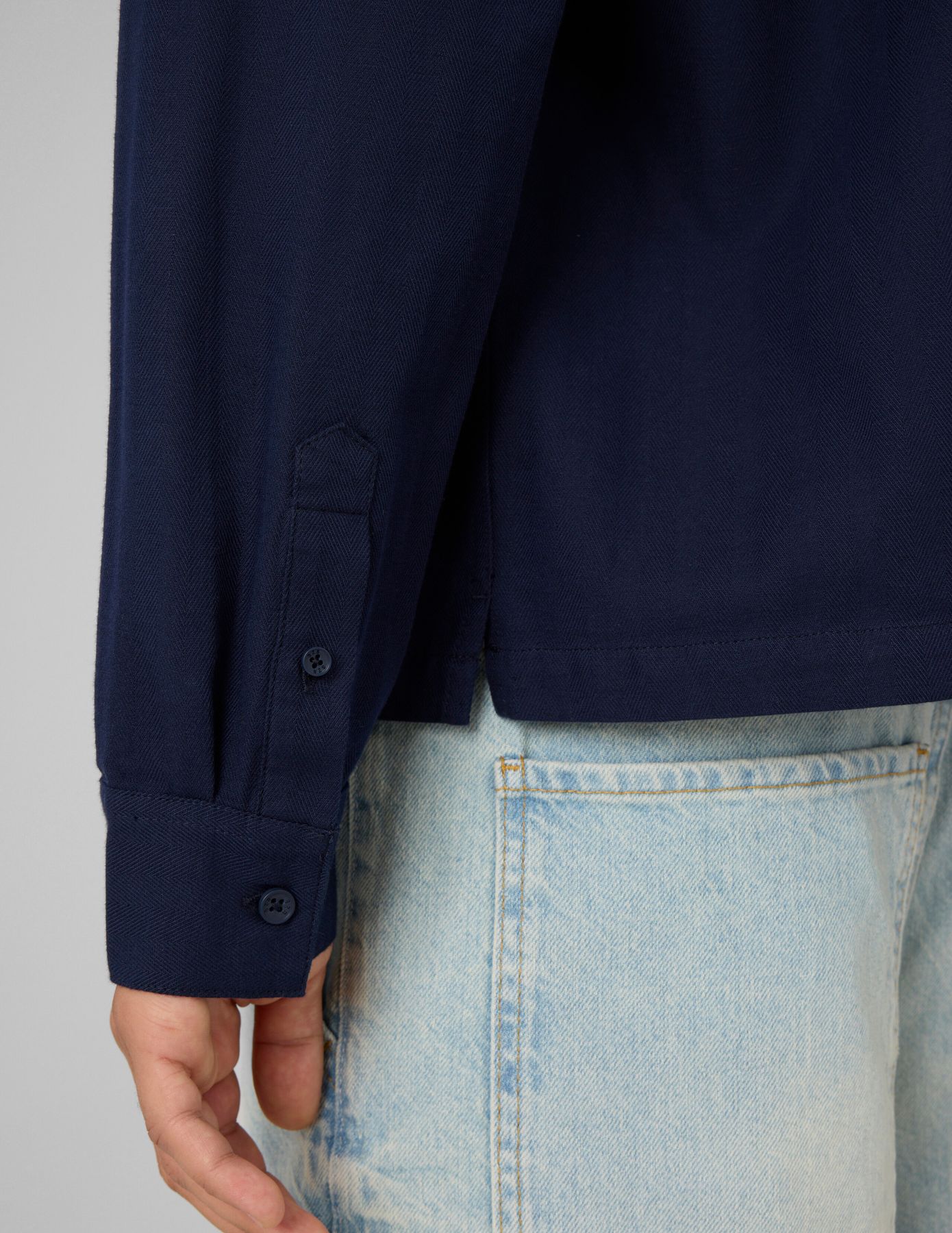 Chemise enfil&eacute;e zipp&eacute;e manches longues