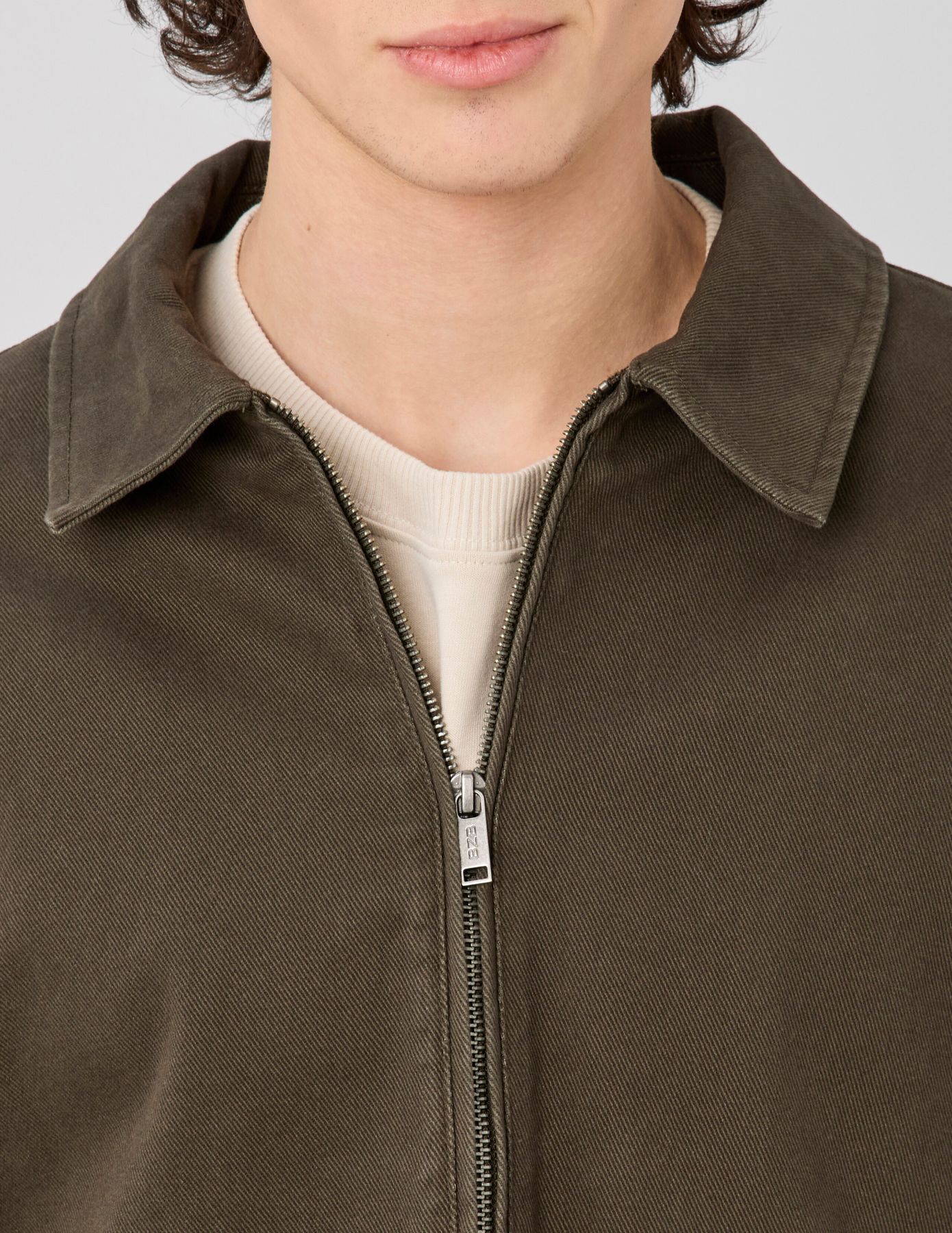 Veste zipp&eacute;e unie