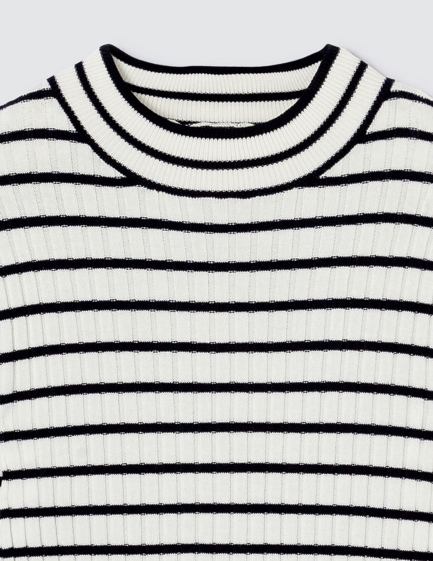 Pull rayé côtelé col montant