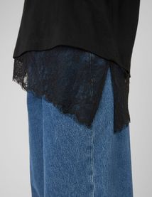 T-shirt avec empi&egrave;cement en dentelle