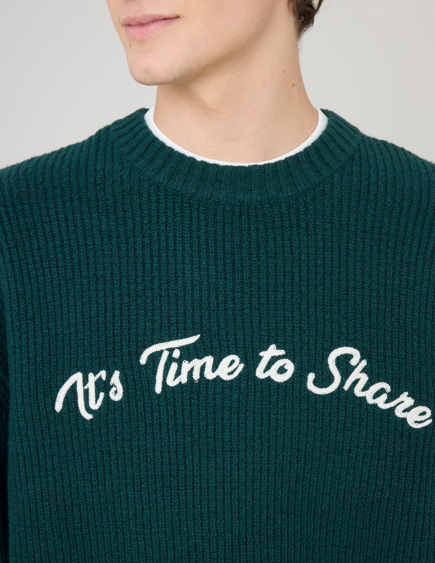 Pull broderie fantaisie