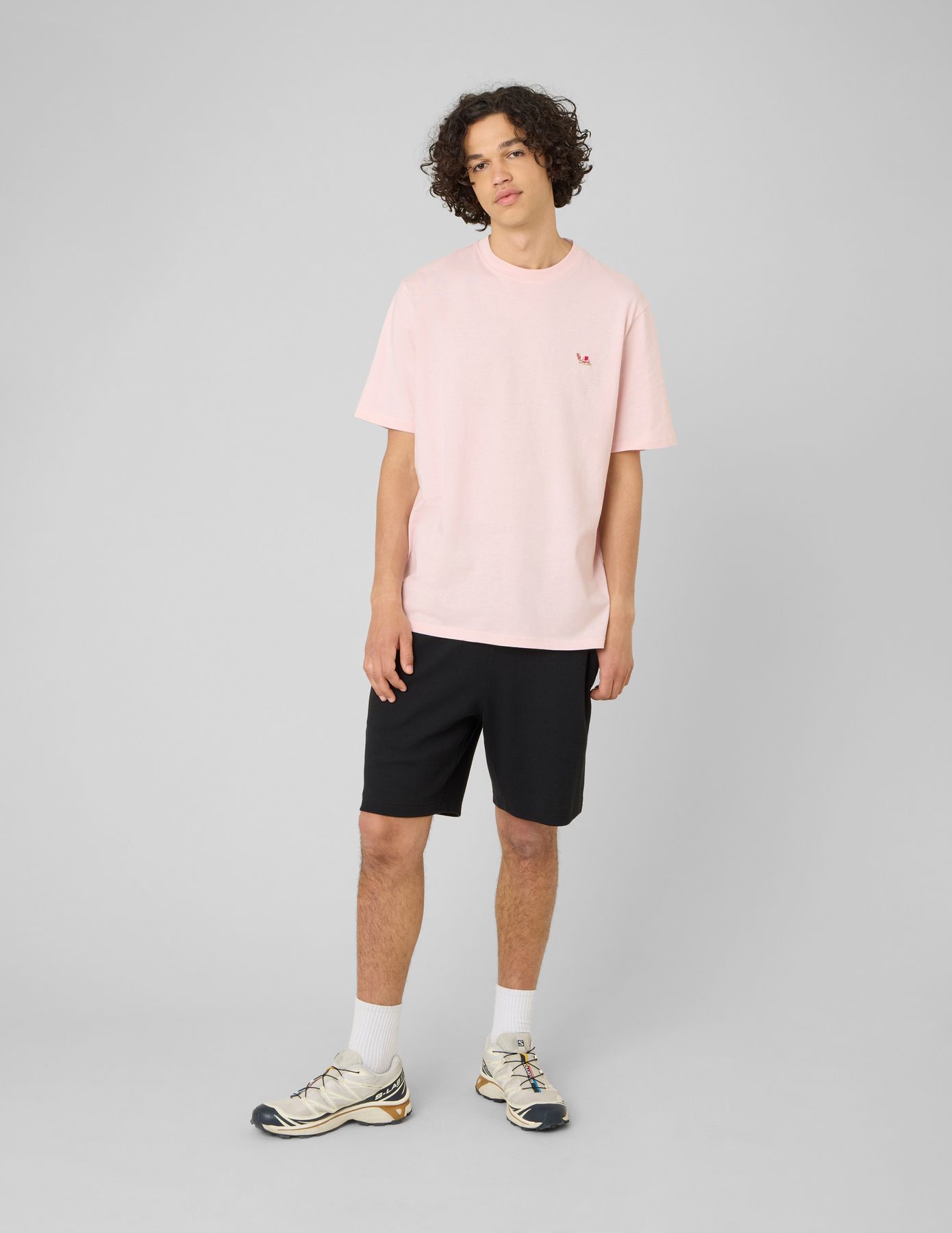 T-shirt broderie poitrine