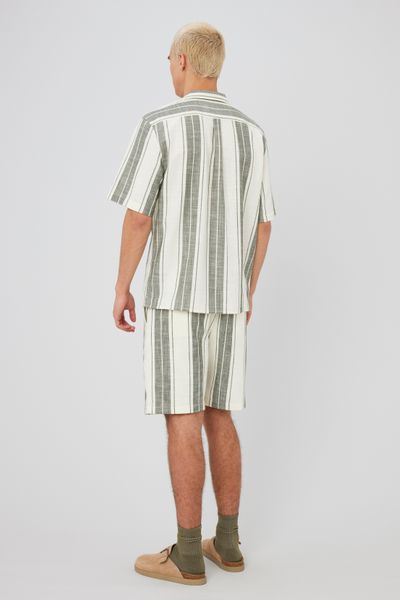 Chemise manches courtes rayées chevron