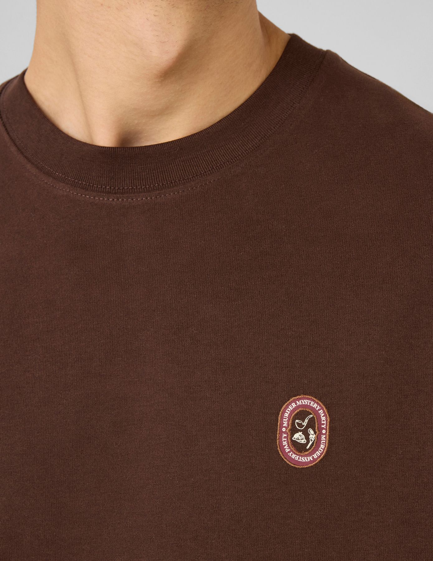 T-shirt imprim&eacute; et brod&eacute;