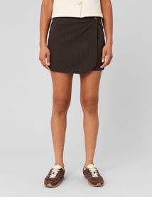 Jupe short ray&eacute;e