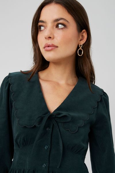 Robe courte col claudine