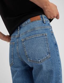 Jean mom fit