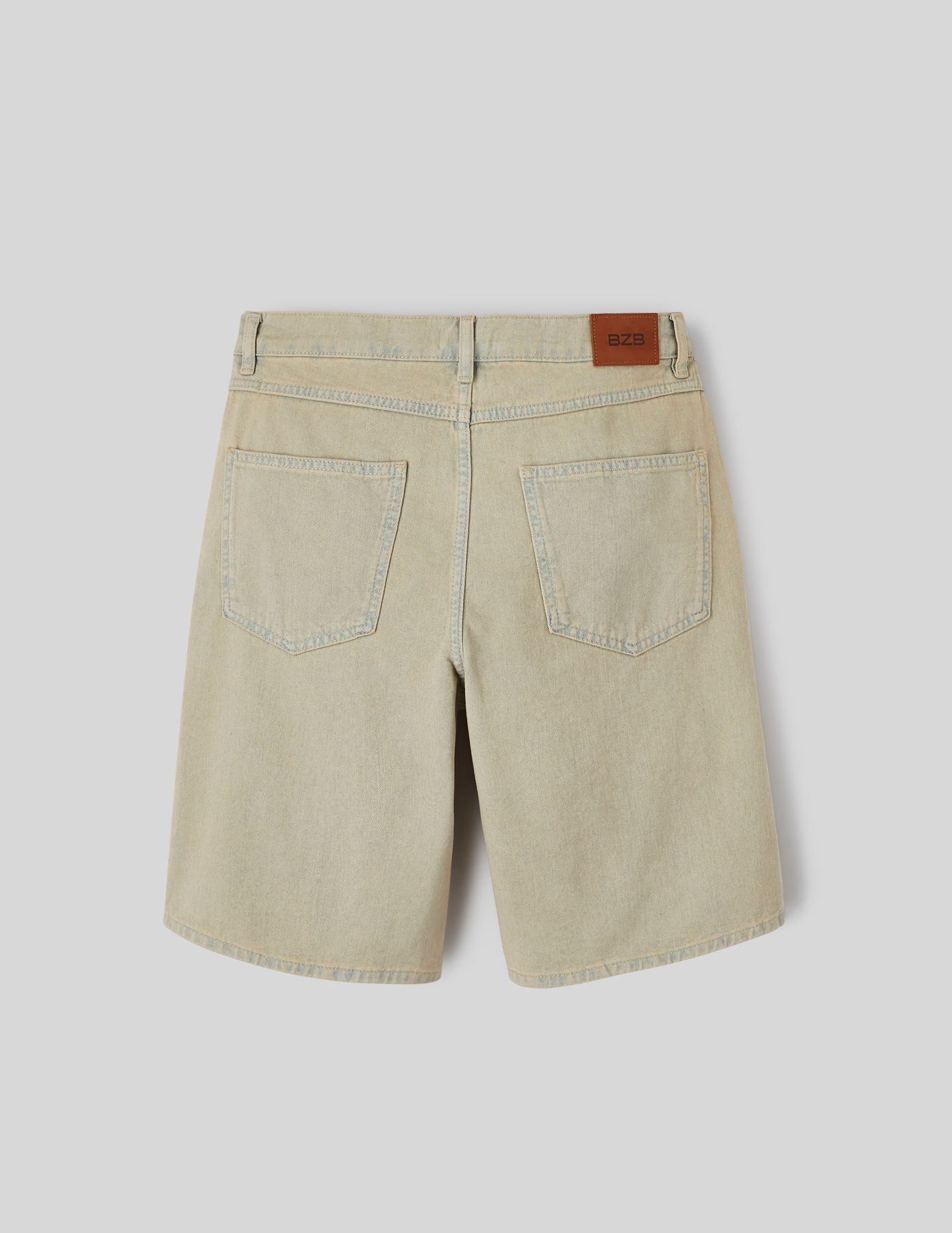 Bermuda en jean surteint
