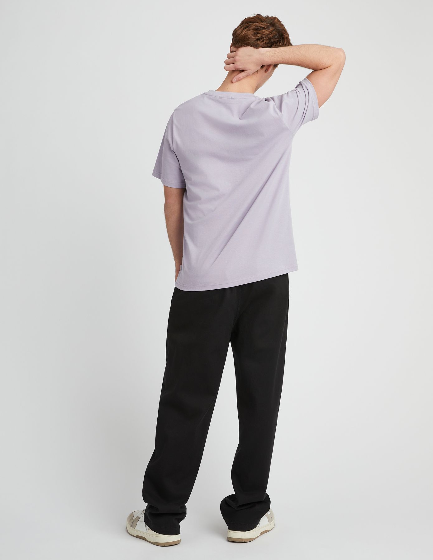 T-shirt broderie poitrine