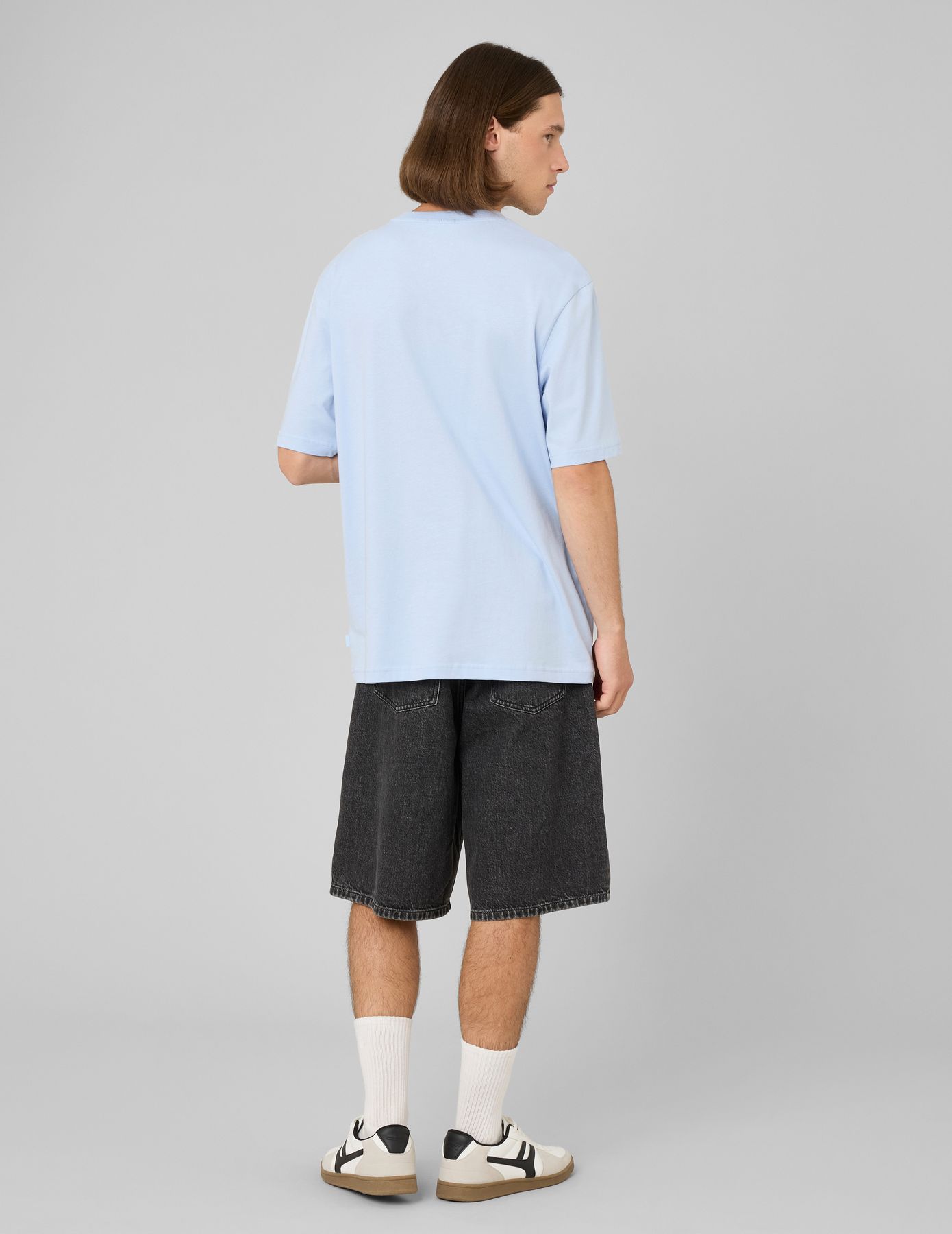 T-shirt imprim&eacute; et brod&eacute;