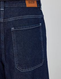 Jean skater à découpes