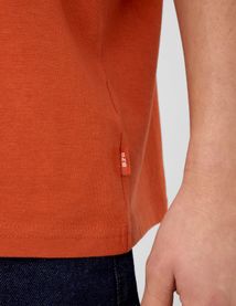 T-shirt broderie poitrine