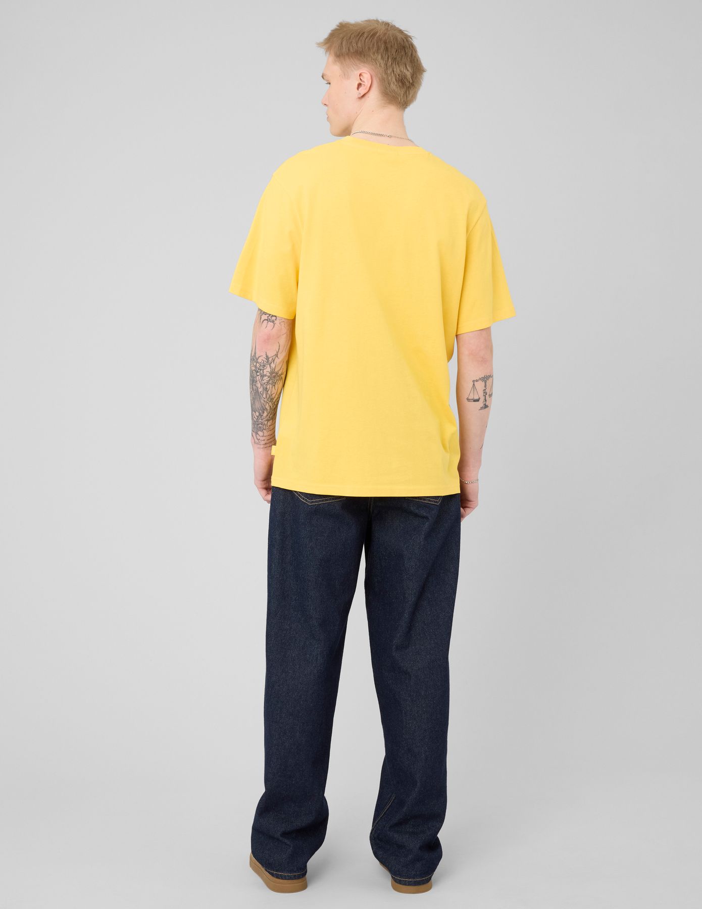 T-shirt broderie poitrine