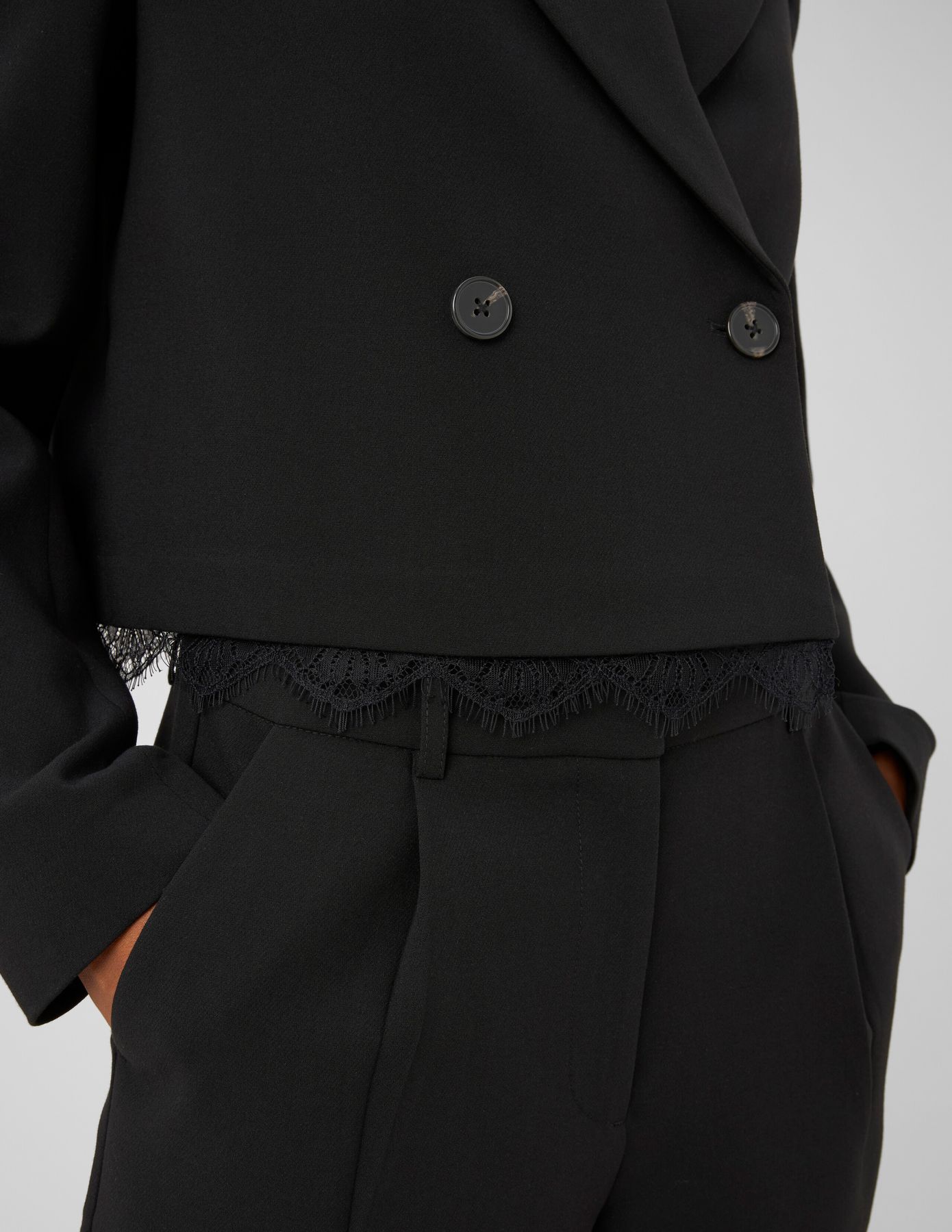 Veste tailleur courte dentelle