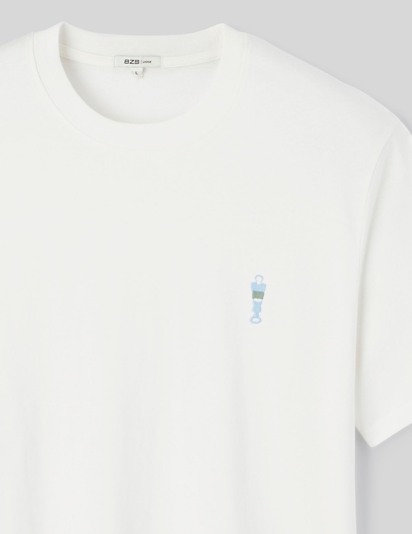 T-shirt broderie poitrine