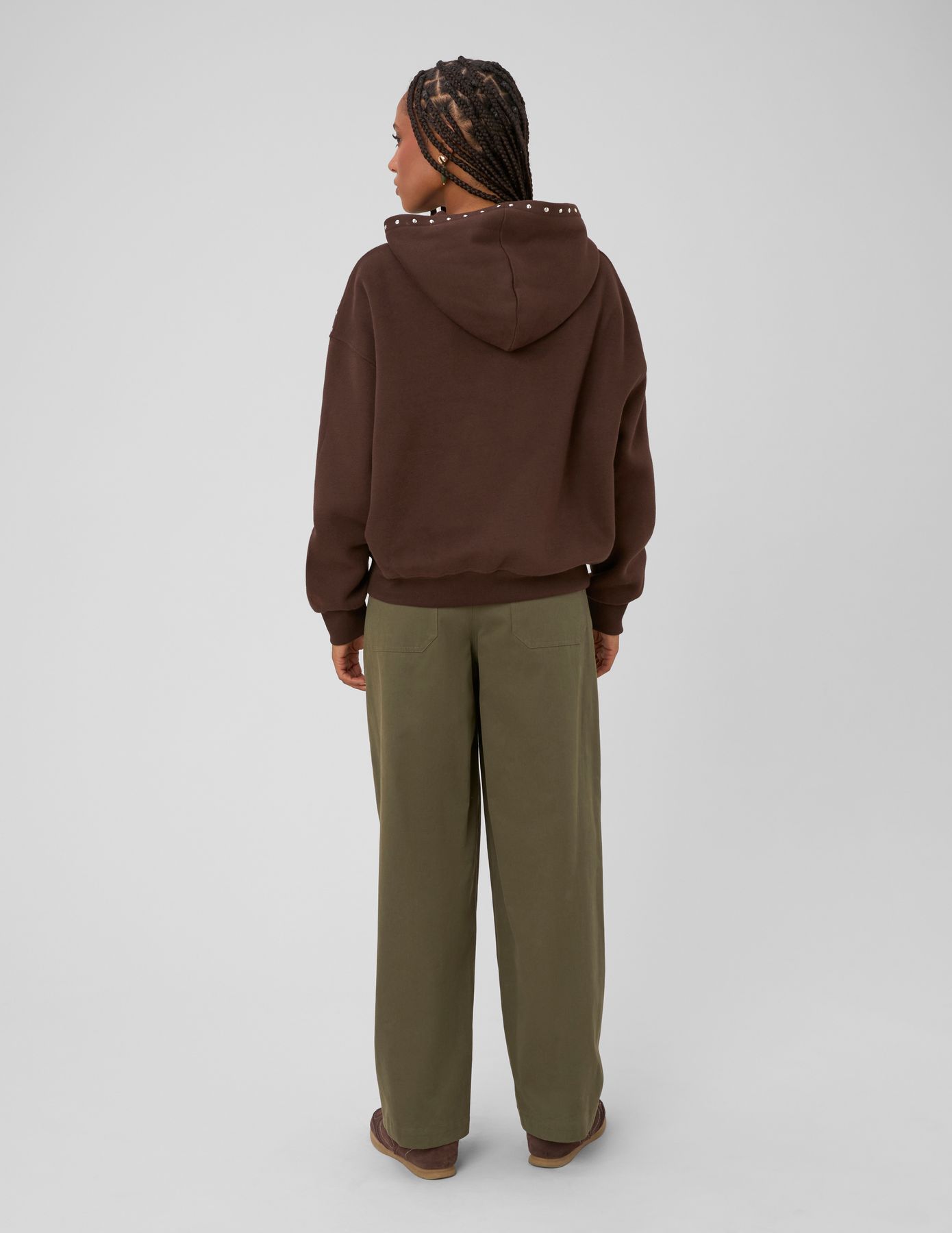 Sweat capuche &agrave; studs