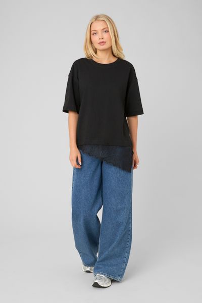 T-shirt avec empi&egrave;cement en dentelle