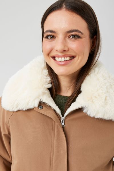 Blouson col mati&egrave;re duveteuse