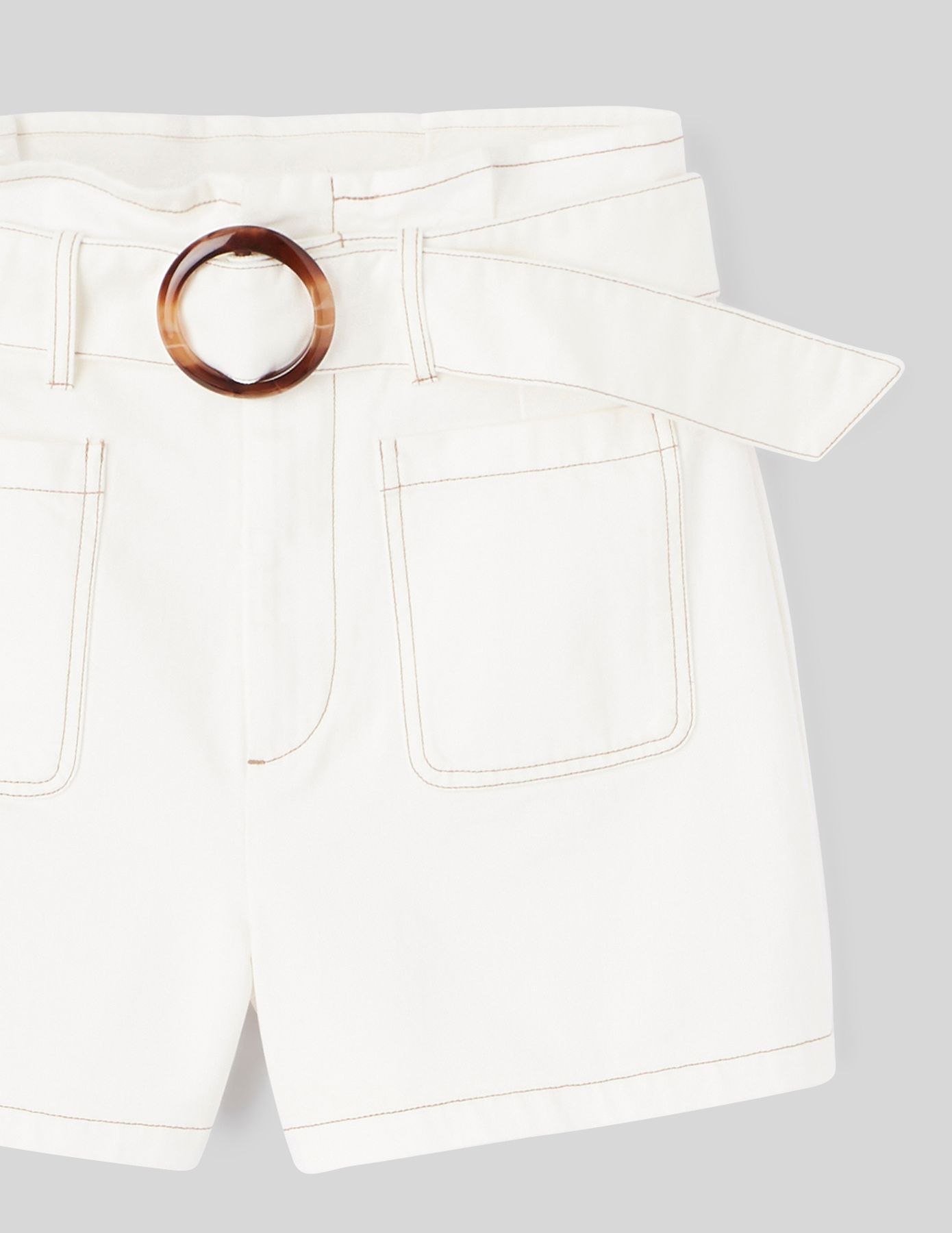 Short avec ceinture