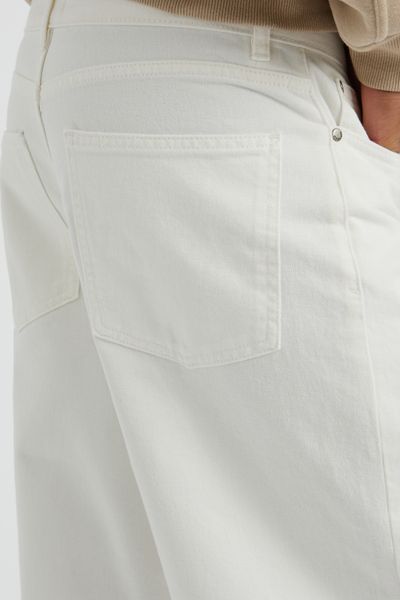 Jean loose