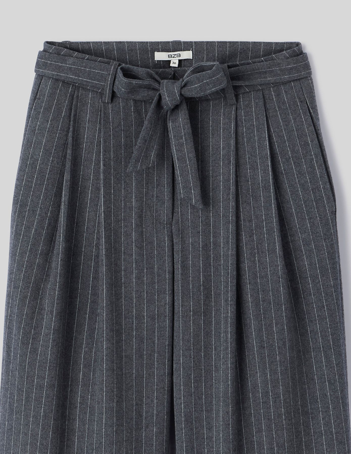 Pantalon tailleur à pinces rayé en polyester recyc