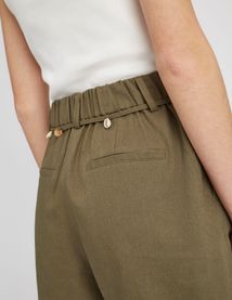 Short en lin avec ceinture