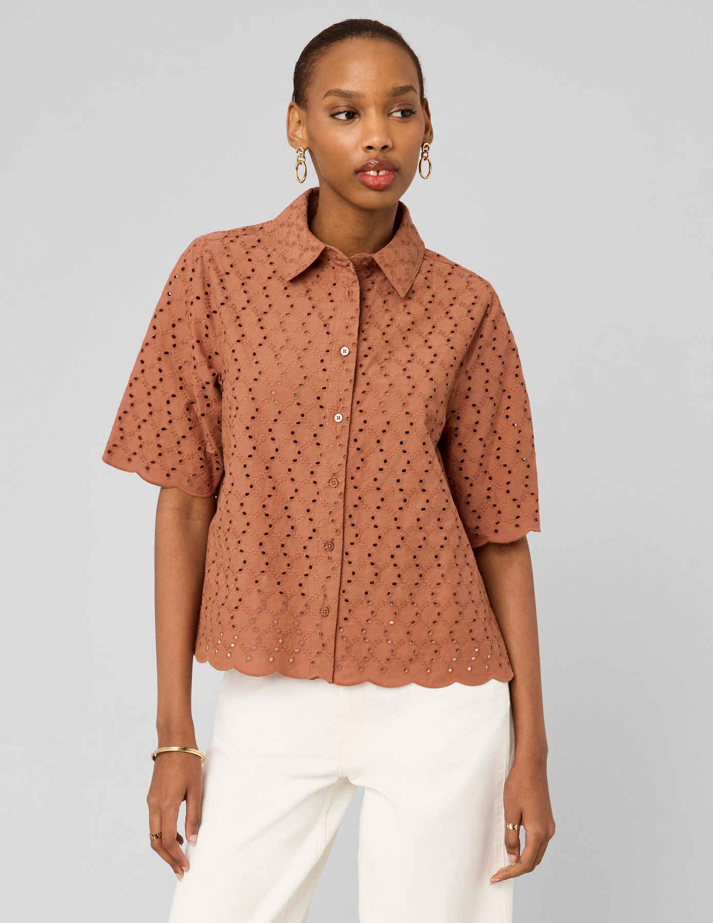 Chemisette en broderie anglaise