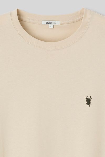 T-shirt broderie poitrine