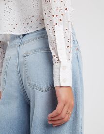 Chemise à nouer en broderie anglaise