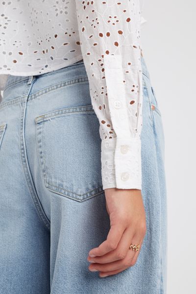Chemise à nouer en broderie anglaise