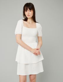 Robe courte à volants