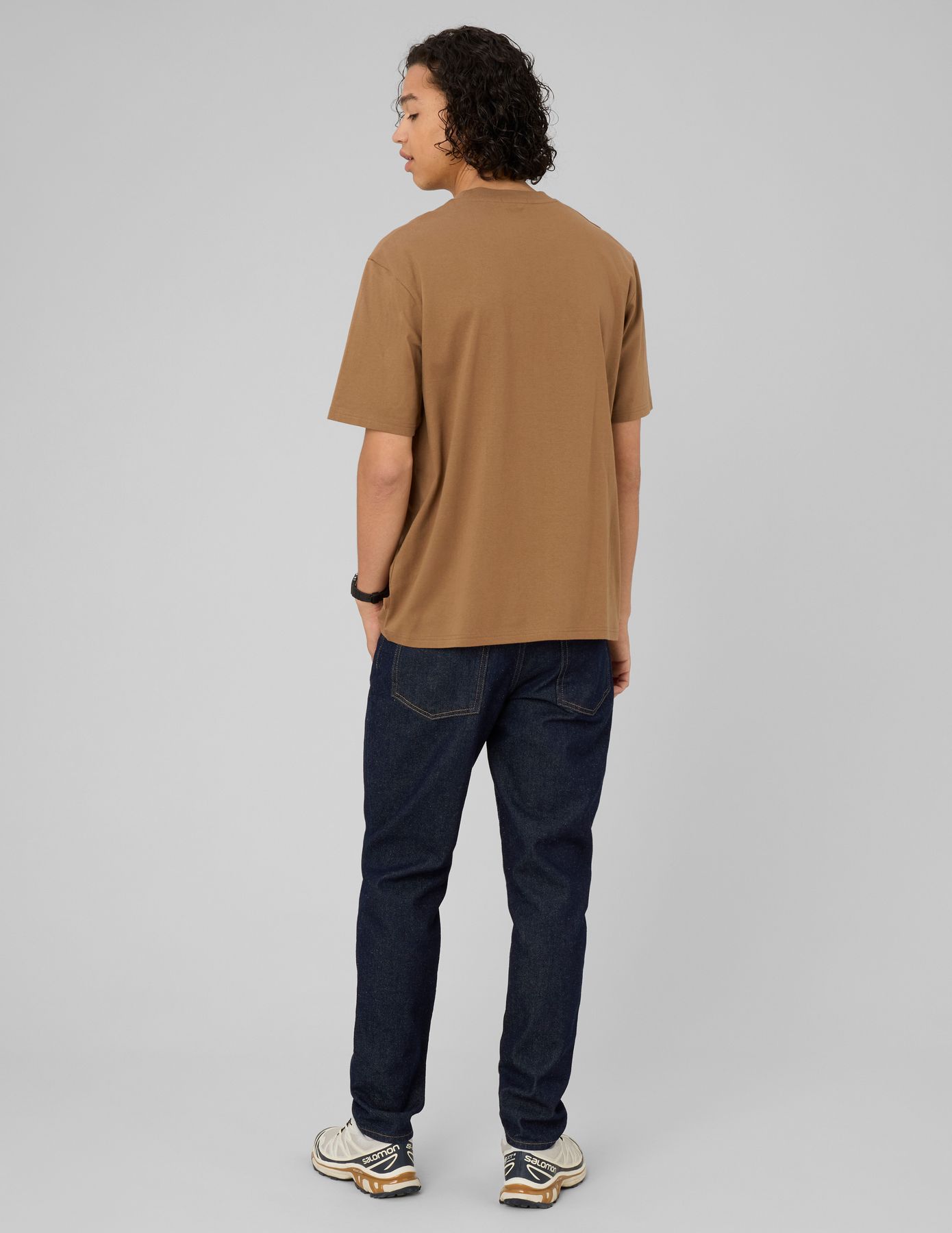 T-shirt broderie poitrine