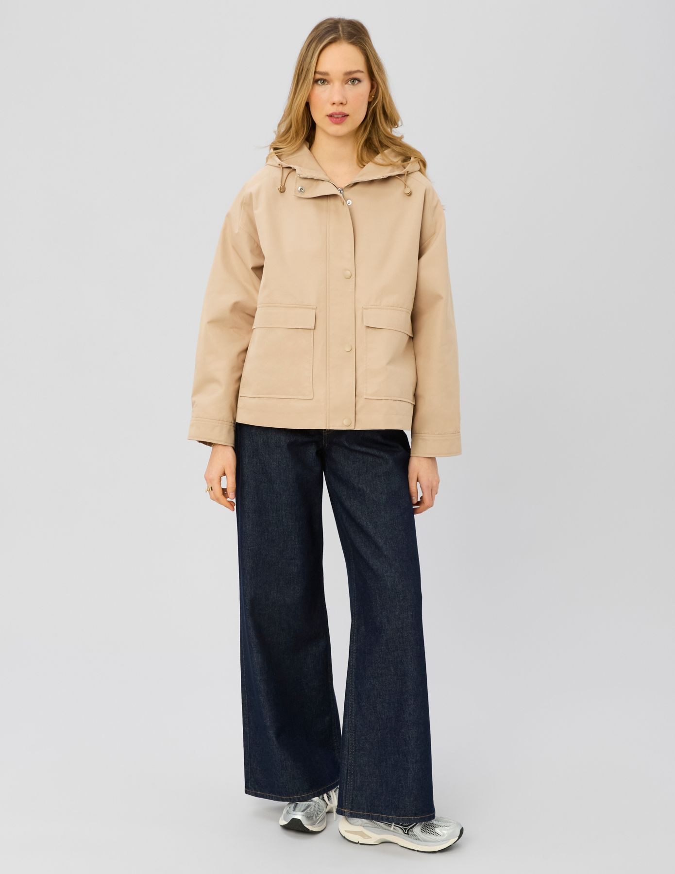 Coupe vent &agrave; capuche