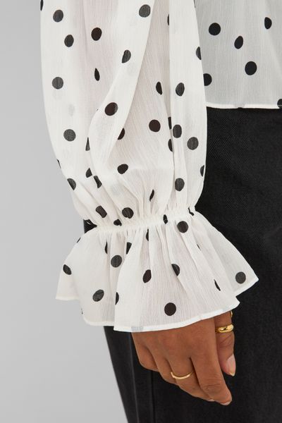 Blouse &agrave; volants motif pois