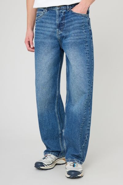 Jean barrel stone &agrave; d&eacute;coupes